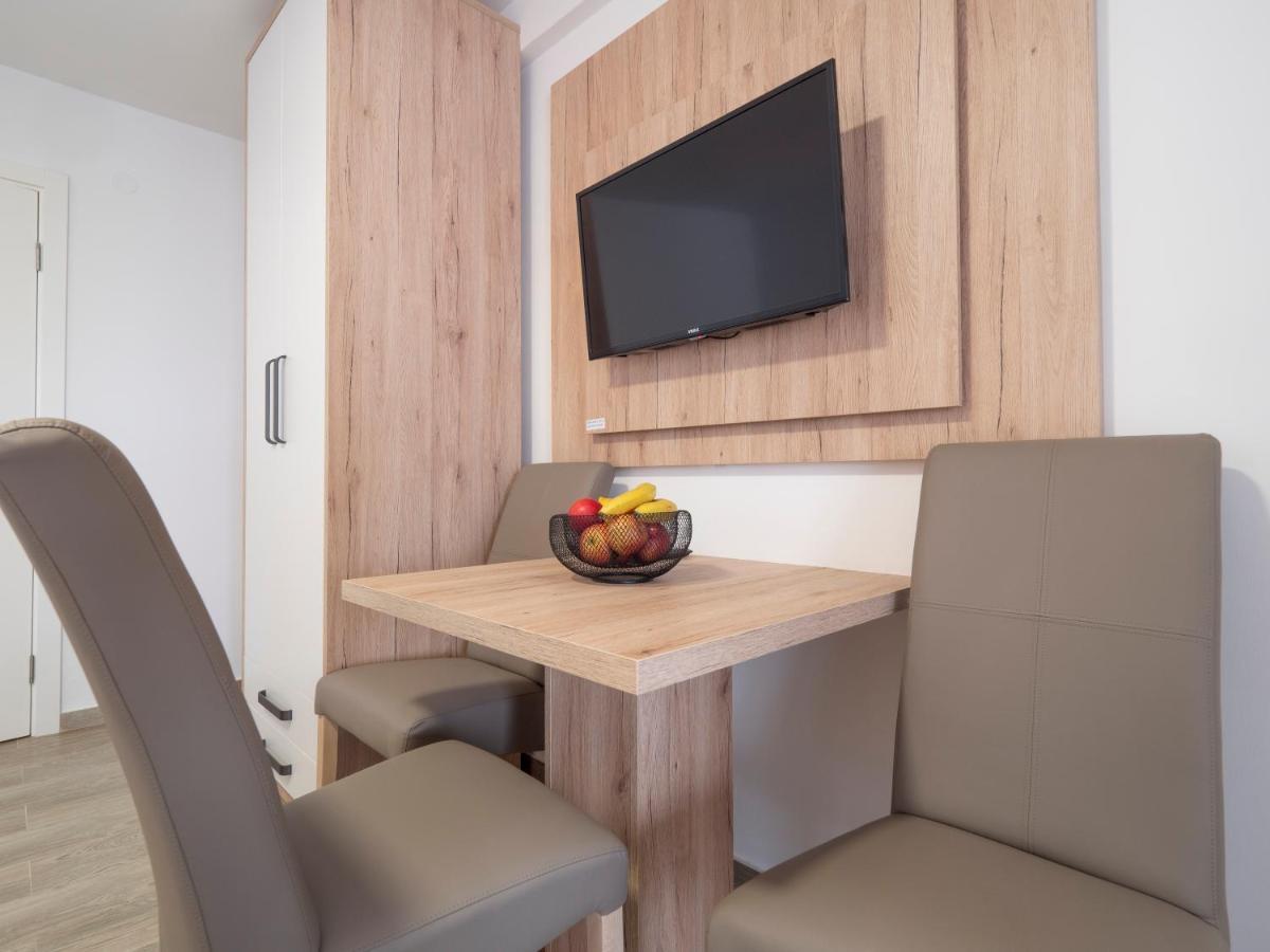 Studio Apartments Marea 2 บุดวา ภายนอก รูปภาพ